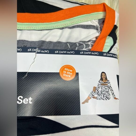 Way to Celebrate Halloween “Mummy” 2 pc pajama set sz 3X (22w-24w) - Picture 3 of 5
